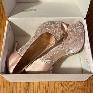 DreamPairs Peep-Toe Heels